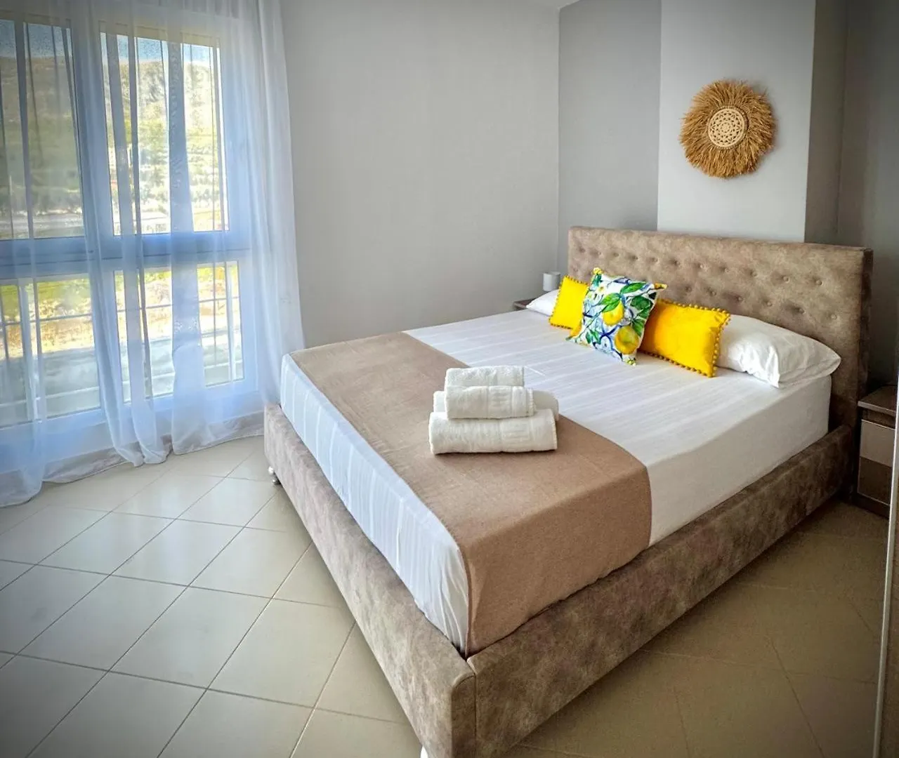 Hotel Endy Apartaments Orikumi